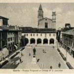 Piazza Filopanti nel corso degli anni ’30: sulla sinistra si possono notare le Botteghe della famiglia Nanni (prop. Vera Nanni).