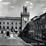 Piazza Filopanti alla fine degli anni ’50: sulla destra le Botteghe della famiglia Nanni (prop. Vera Nanni).